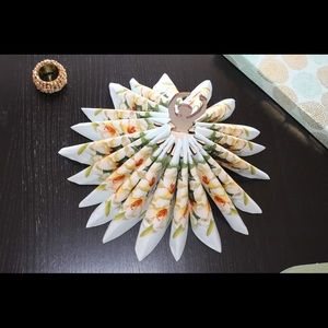 Wooden napkins holder Ballerina